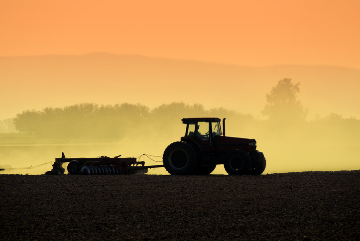 Sustaining California Agriculture: Addressing Water Challenges with Agrilynk Solutions